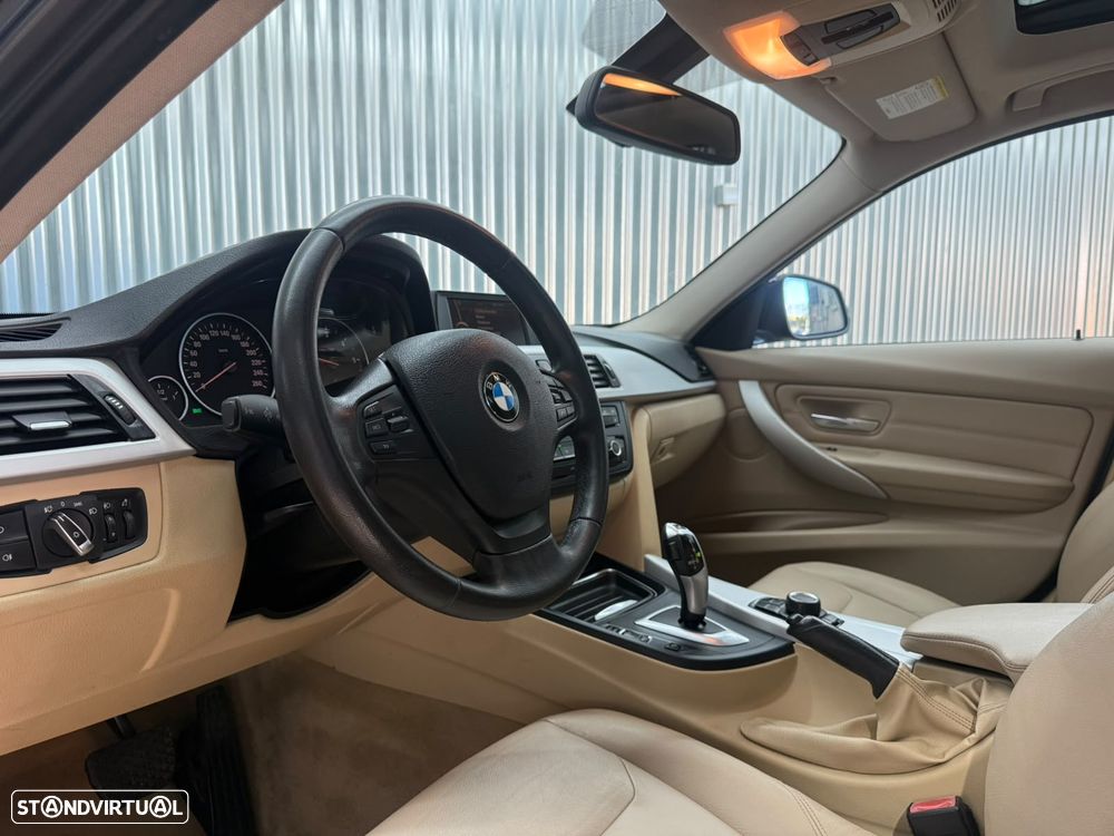 BMW 320 d Auto Line Luxury - 13