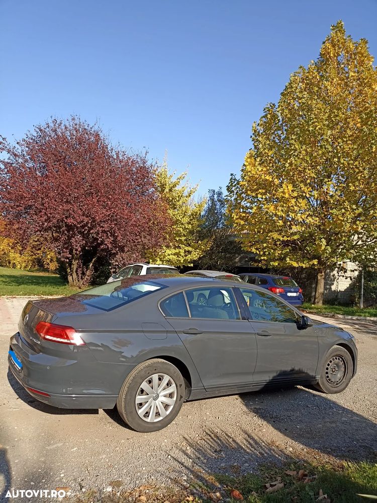 Volkswagen Passat - 4