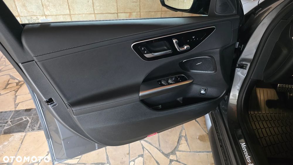 Mercedes-Benz Klasa C 300 de PHEV 4-Matic AMG - 11