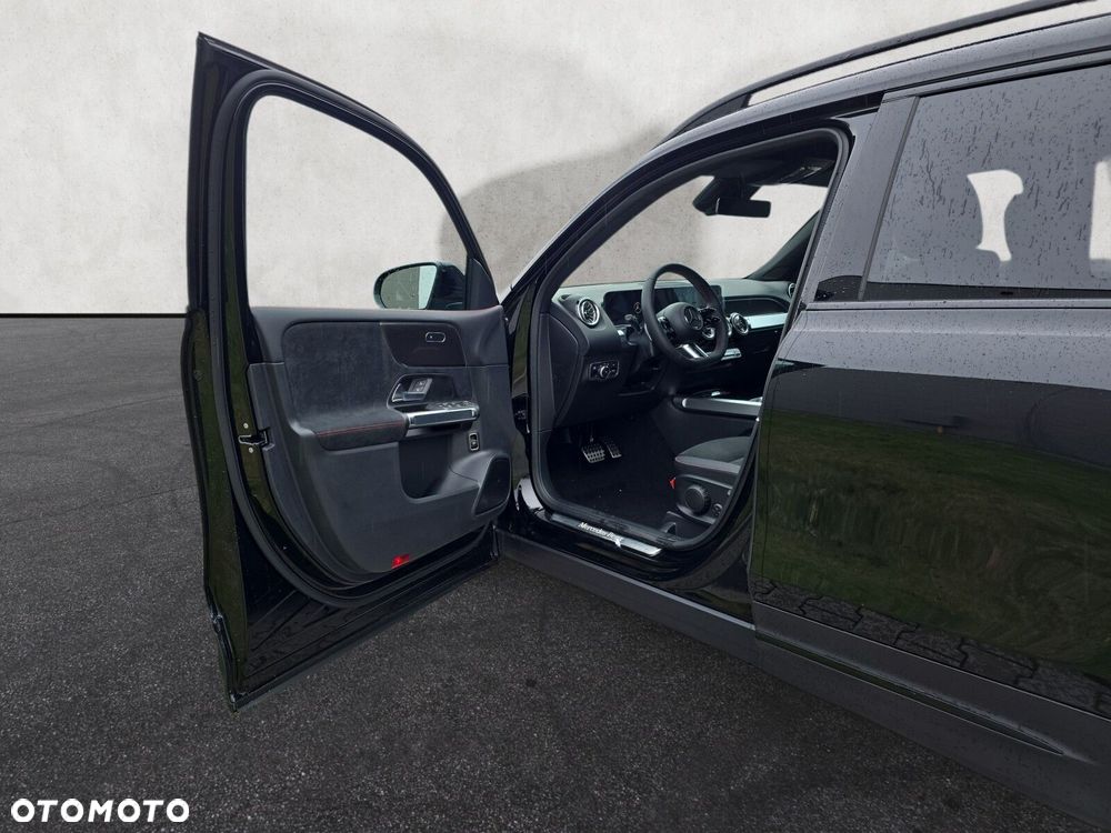 Mercedes-Benz GLB - 10