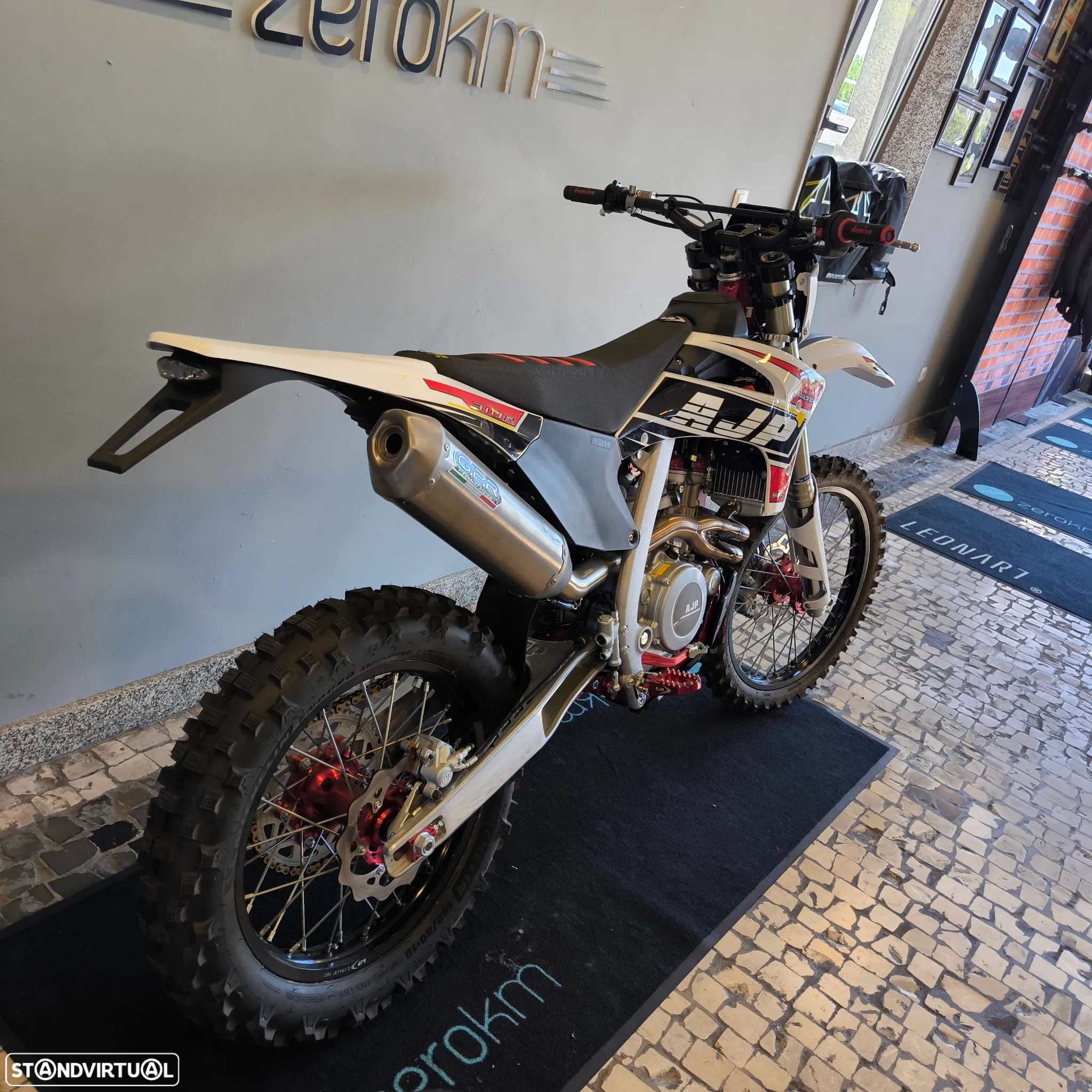 AJP PR3 SPR 310 Enduro - 3