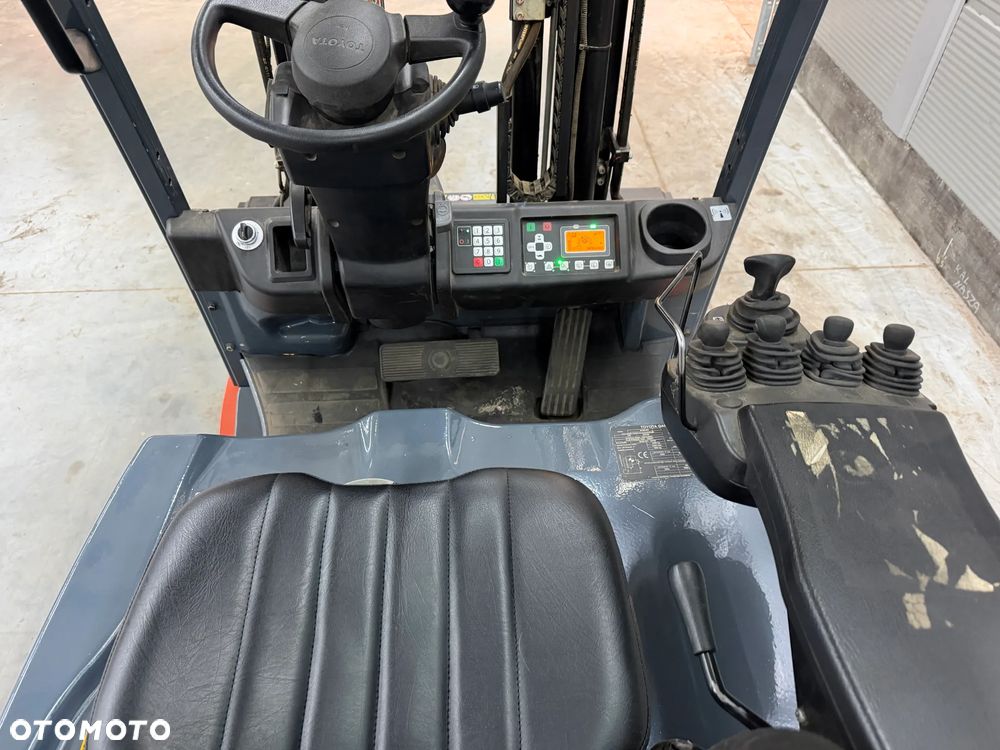 Toyota z nowej dostawy 200 szt bezpośrednio od dealera 8FBE18T z pozycjonerem stan perfekcyjny - 2