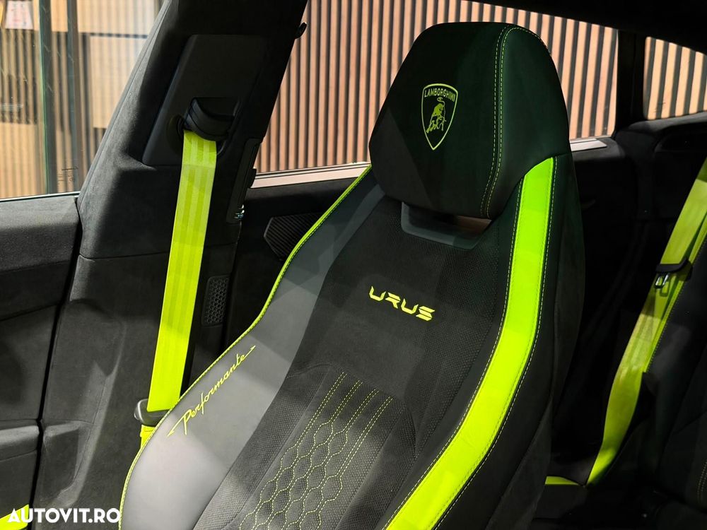 Lamborghini URUS - 22