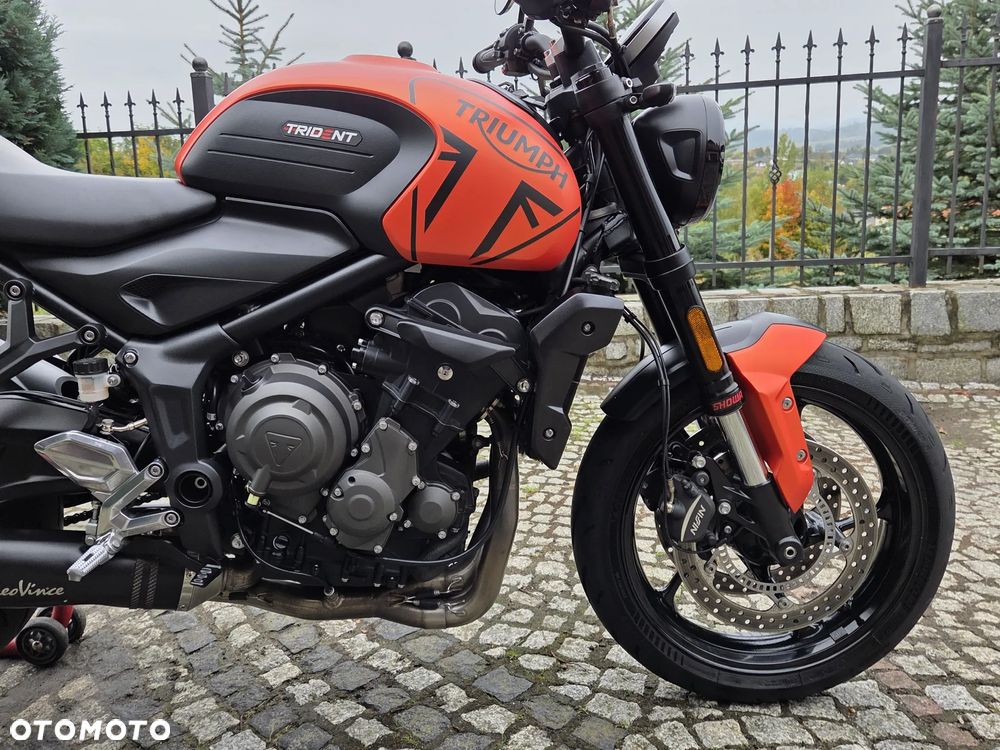 Triumph Trident - 9
