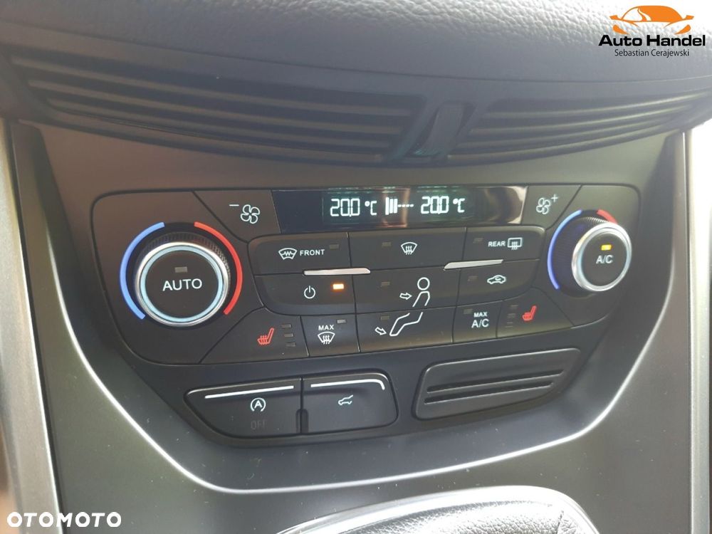 Ford Kuga 1.5 EcoBoost 2x4 Titanium - 36