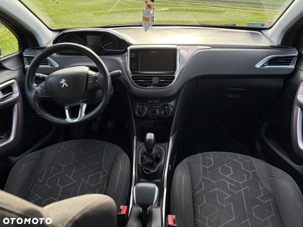 Peugeot 2008 - 11
