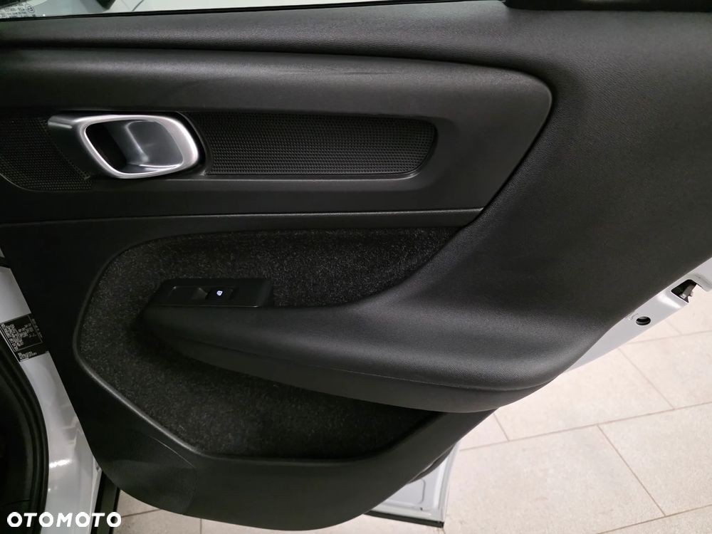 Volvo XC 40 D3 R-Design - 24