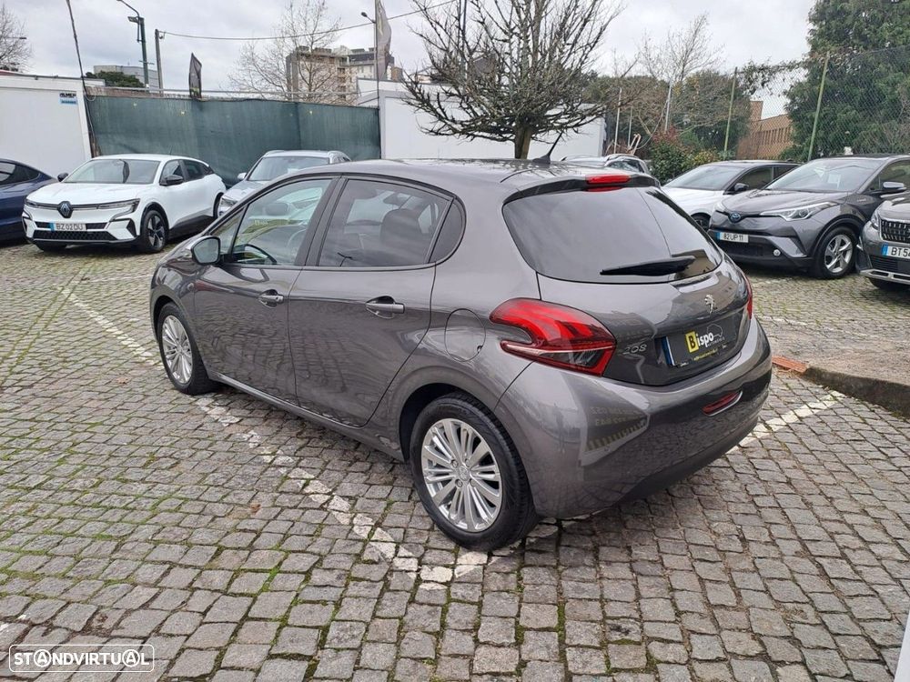 Peugeot 208 1.2 PureTech Signature - 8