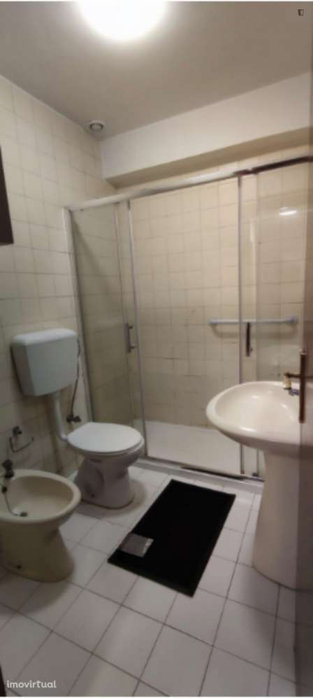 Quarto - localizado em Campanhã Porto - Grande imagem: 5/8