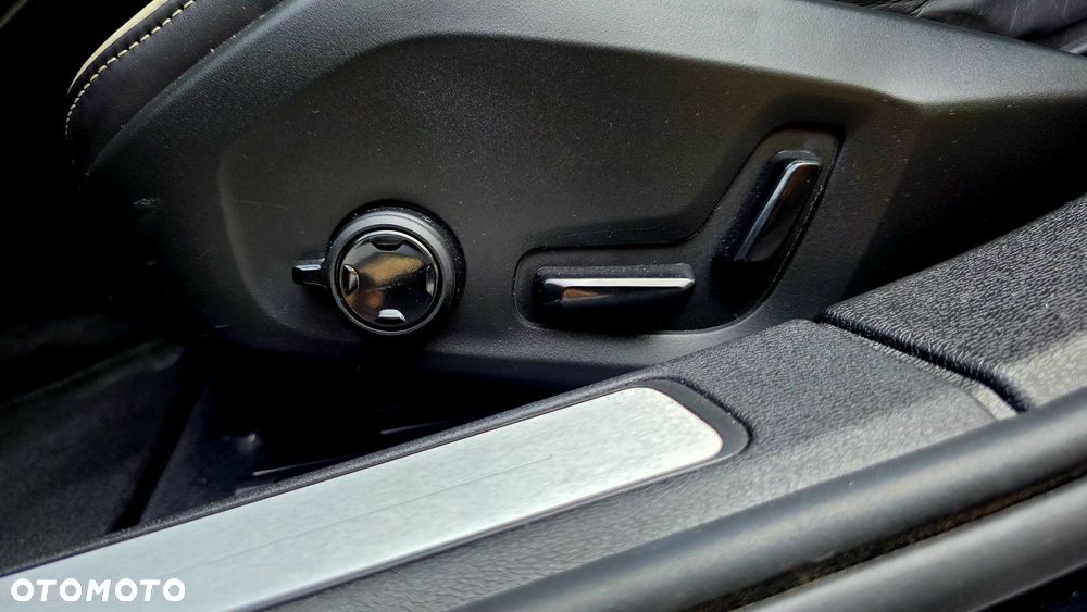 Volvo S60 T8 Recharge AWD Geartronic RDesign - 21
