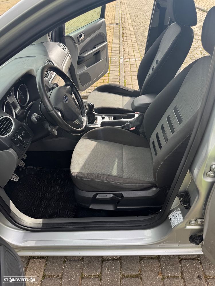 Ford Focus 1.6 TDCi Connection - 14