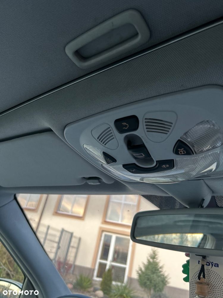 Mercedes-Benz Klasa C 200 T CDI Classic - 24