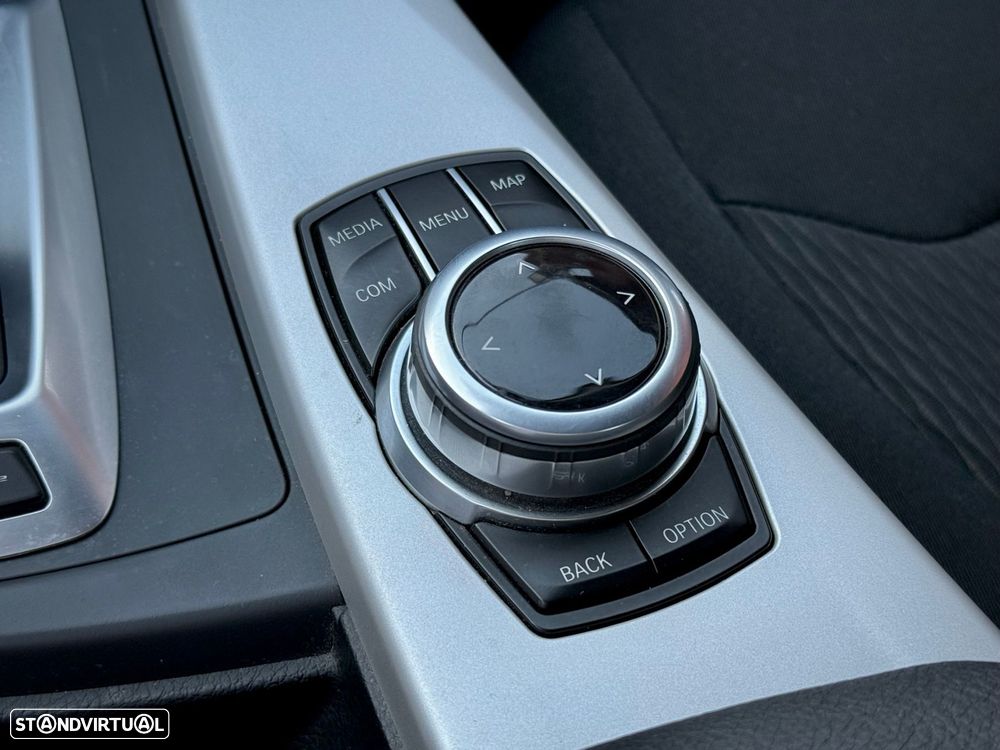 BMW 330 e iPerformance Advantage - 21