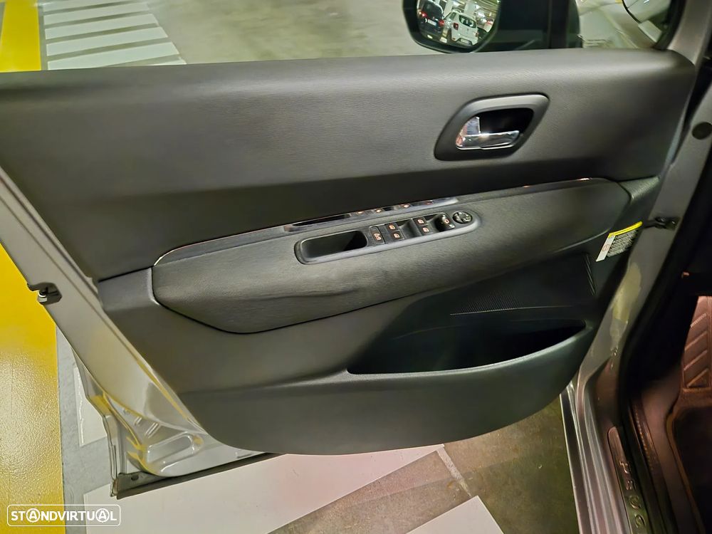 Peugeot 5008 1.6 HDi 7L Allure - 29