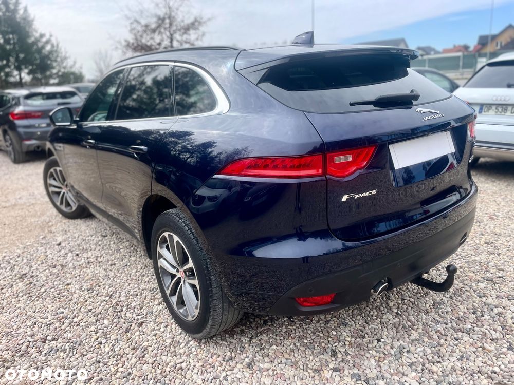 Jaguar F-Pace 25t AWD R-Sport - 4