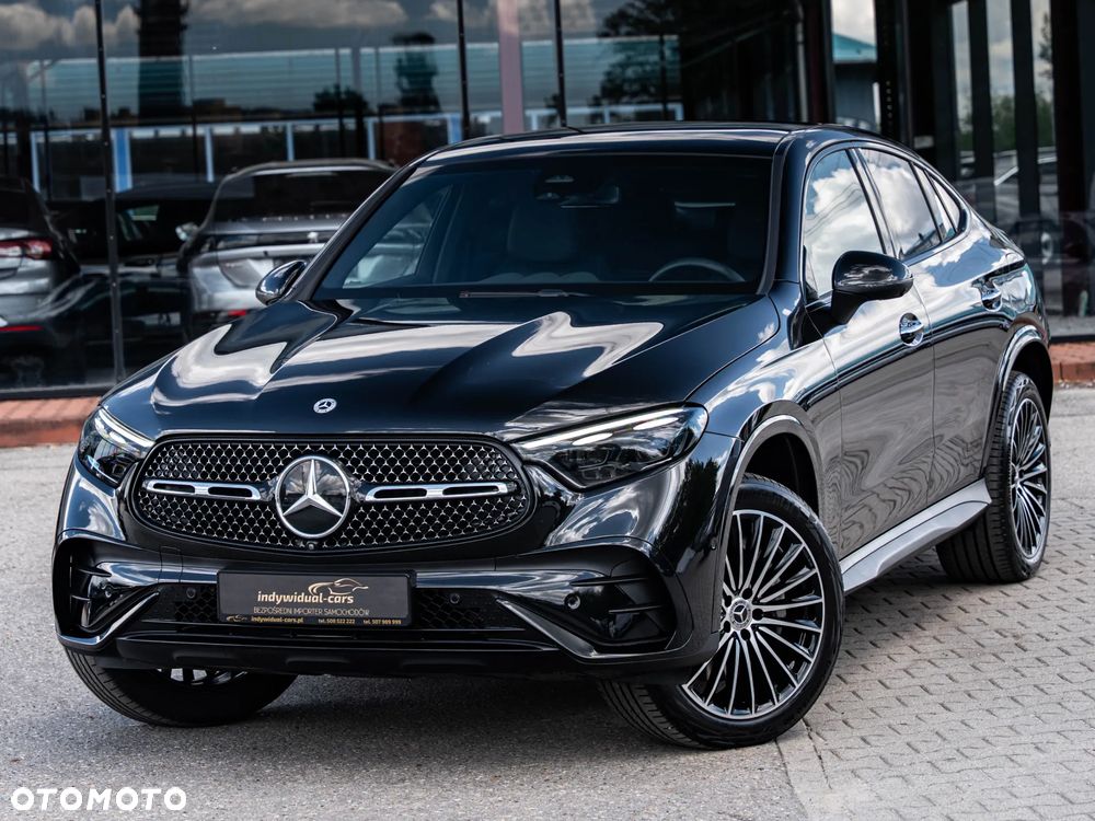 Mercedes-Benz GLC 300 e 4Matic 9G-TRONIC AMG Line - 2