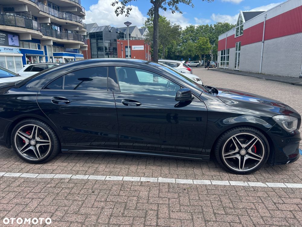 Mercedes-Benz CLA 200 7G-DCT - 5