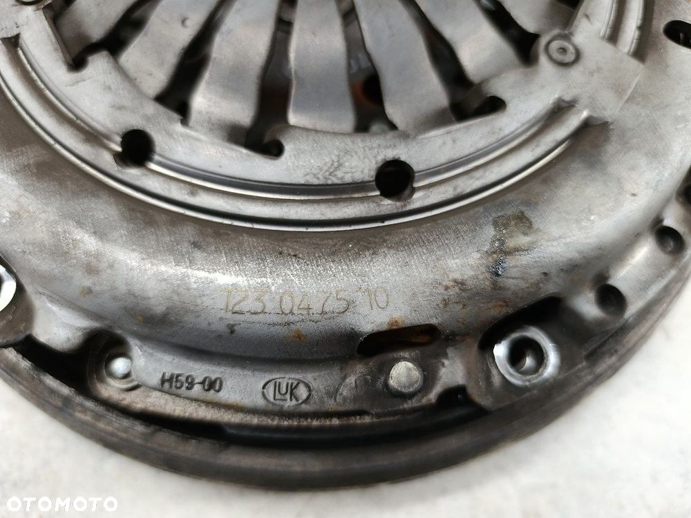 SPRZĘGŁO KOMPLETNE PEUGEOT 5008 123047510 323070110 1.6 THP - 3