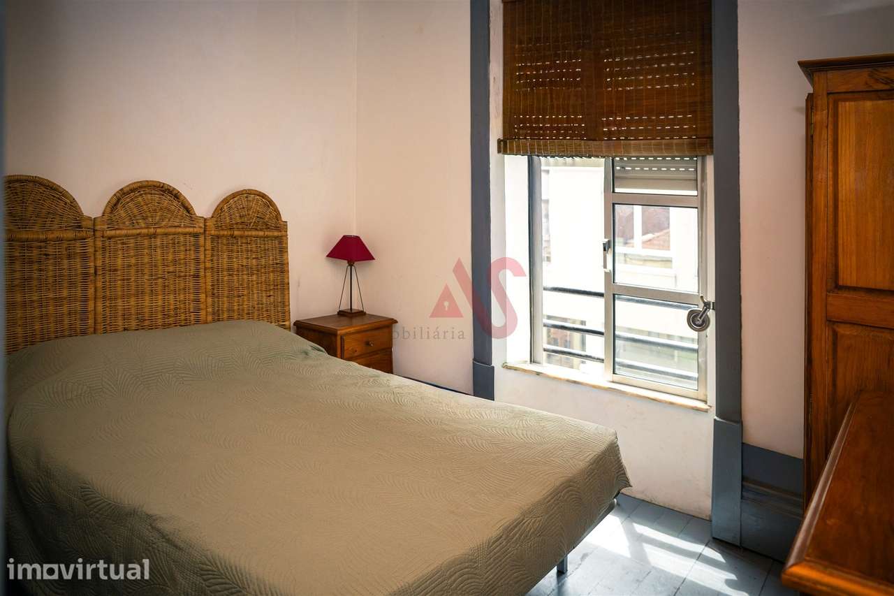 Moradia com 6 quartos e forte viabilidade para Alojamento Local em Cam - Grande imagem: 3/14