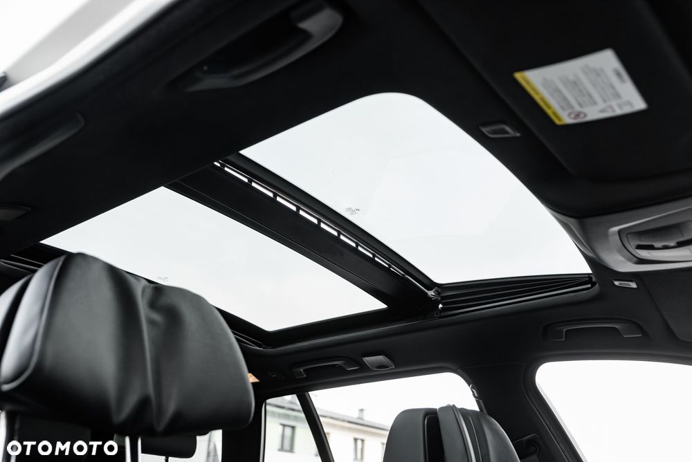 BMW Seria 5 M550d xDrive Touring Sport-Aut - 27