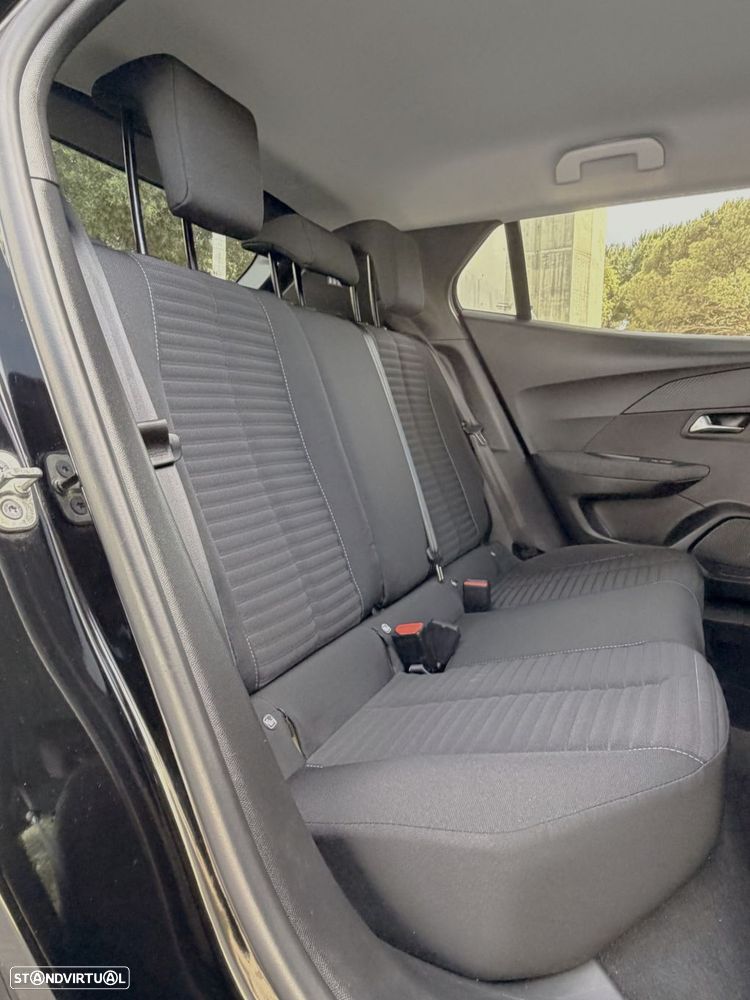 Peugeot 2008 1.2 PureTech Signature - 42