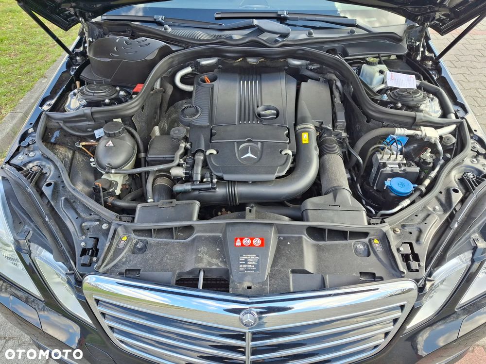 Mercedes-Benz Klasa E 200 CGI BlueEFFICIENCY Avantgarde - 8