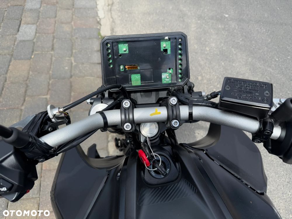 Yamaha MT - 9