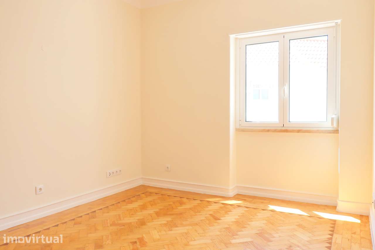 EXCELENTE APARTAMENTO T2 RENOVADO NO ALTO DE SANTO AMARO - Grande imagem: 5/17