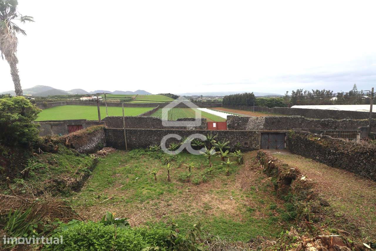 Terreno com 7040m2 - Rabo de Peixe - Ribeira Grande - Grande imagem: 5/24