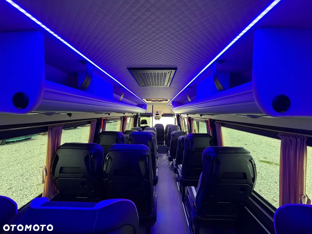 Mercedes-Benz Sprinter 519 - 22