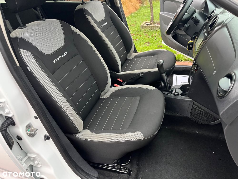 Dacia Logan dCi 90 S&S Stepway Celebration - 23