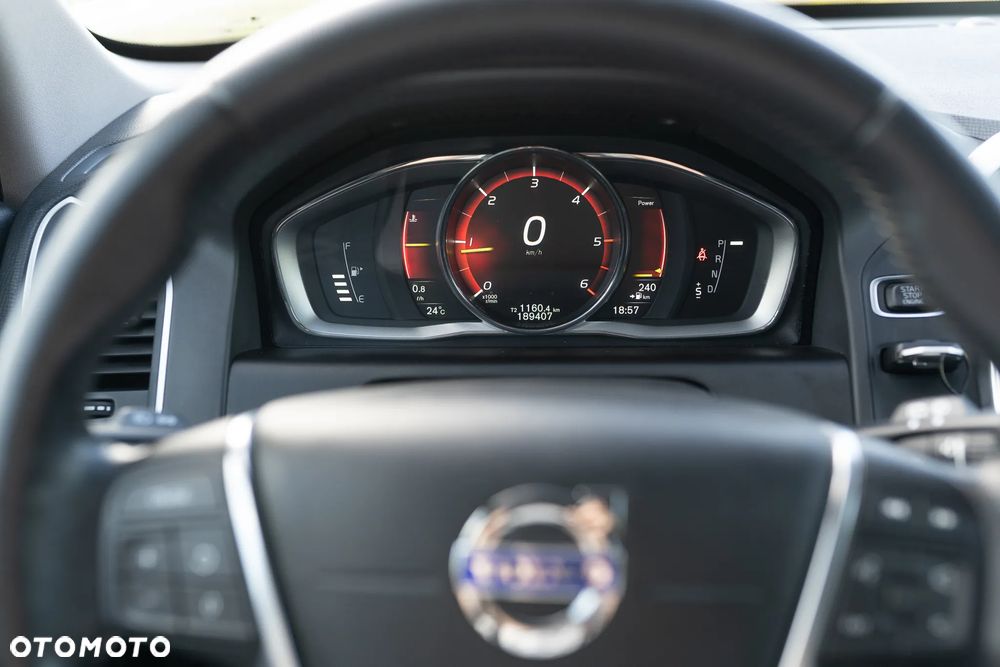 Volvo XC 60 D4 Geartronic Summum - 13