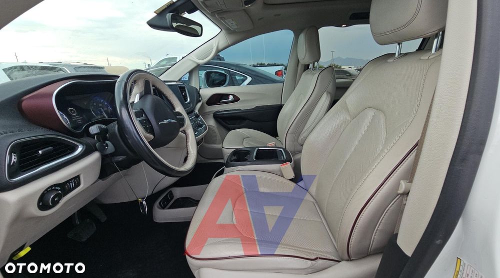 Chrysler Pacifica - 9
