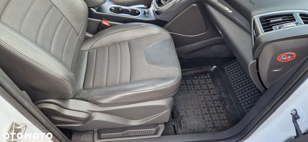 Ford Kuga 2.0 TDCi Titanium FWD - 18