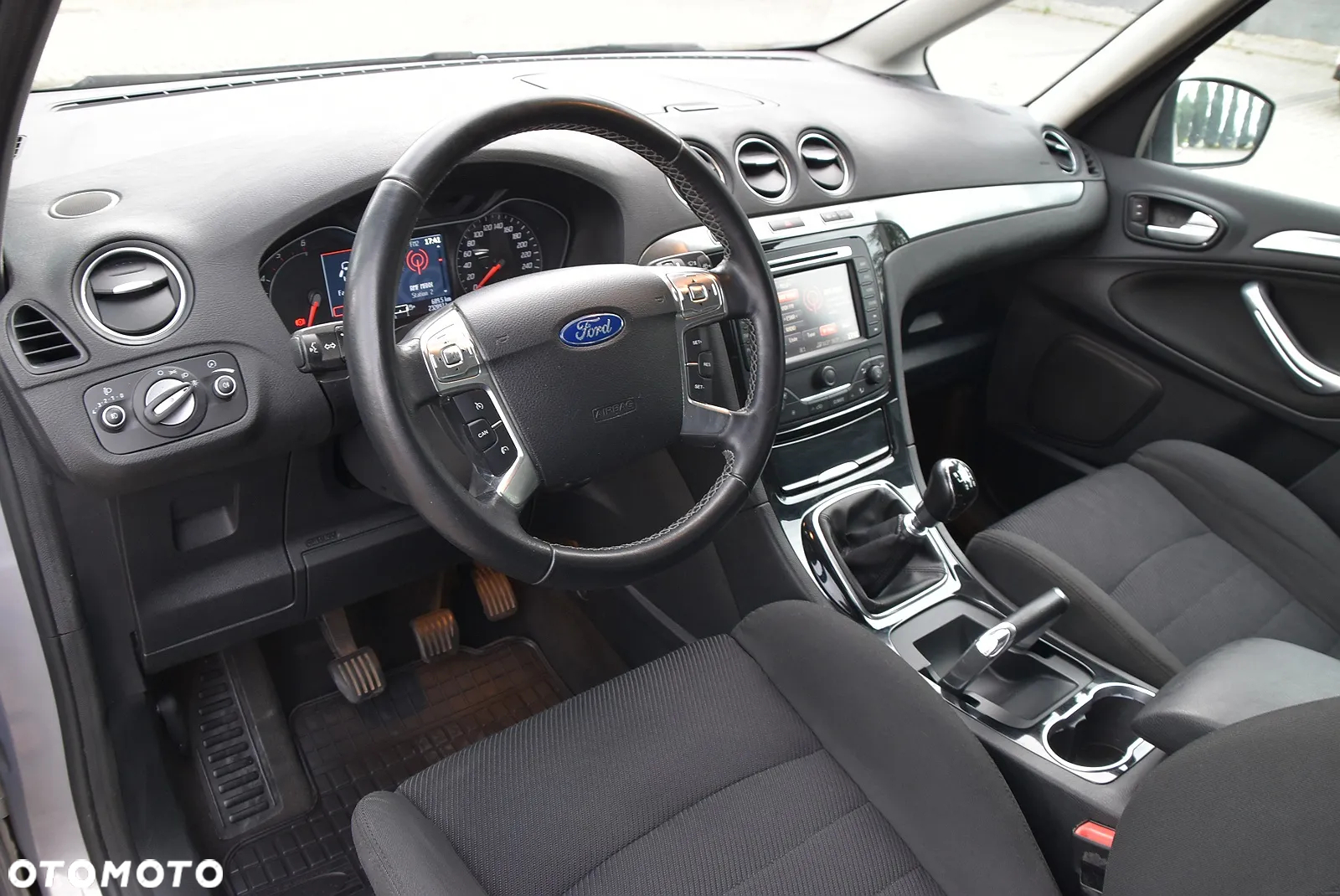 Ford Galaxy - 28