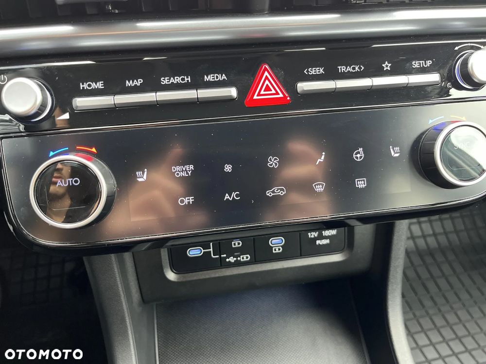 Hyundai Tucson 1.6 T-GDi HEV Executive 2WD - 23