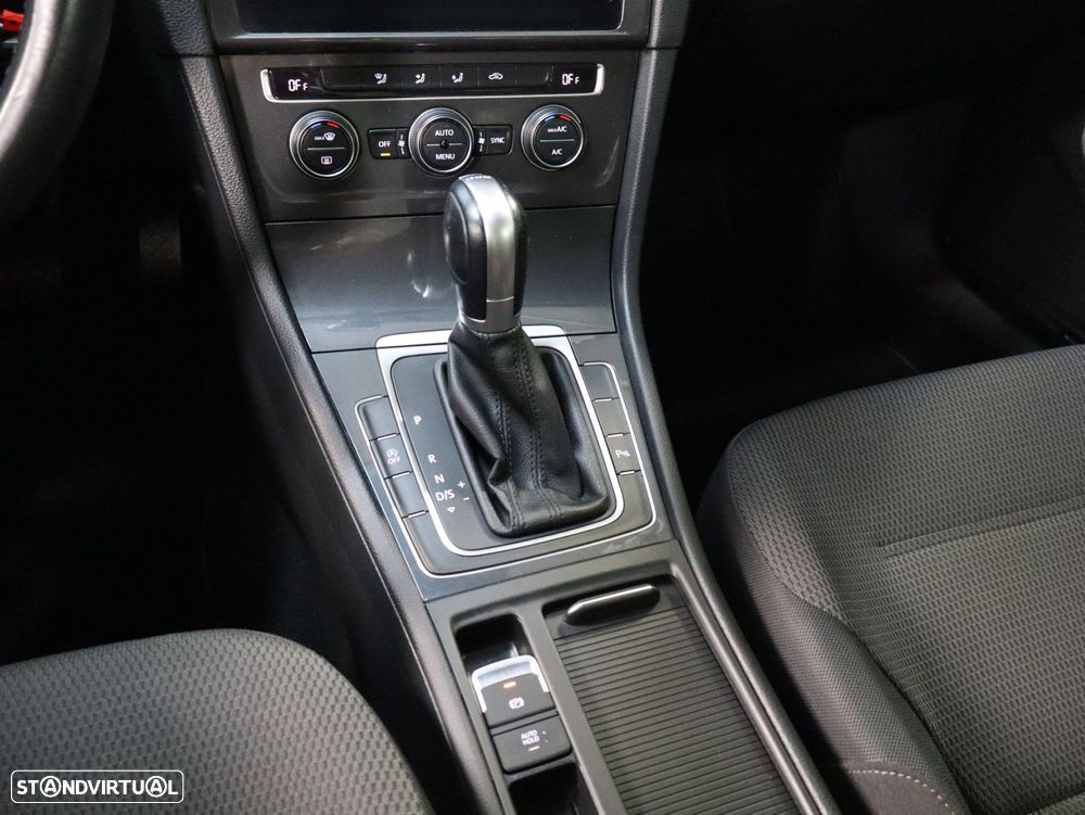 VW Golf Variant 1.6 TDi Confortline DSG - 18