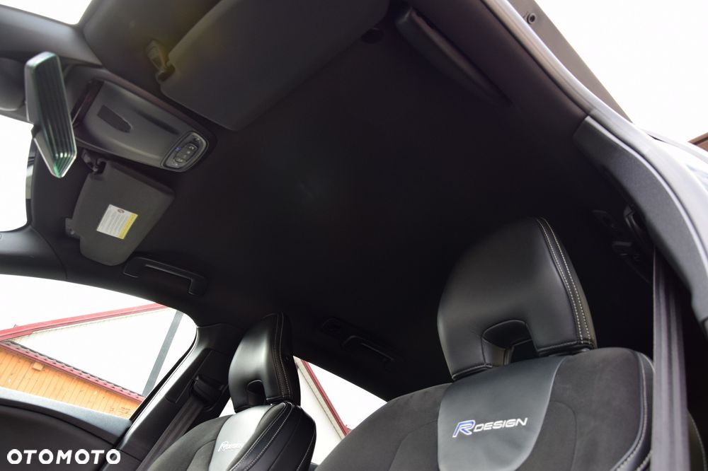 Volvo V40 D4 R Design - 19