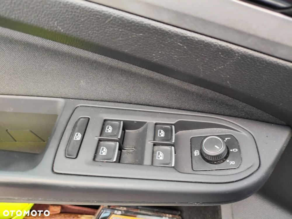 Volkswagen Golf 2.0 TDI SCR Life - 21