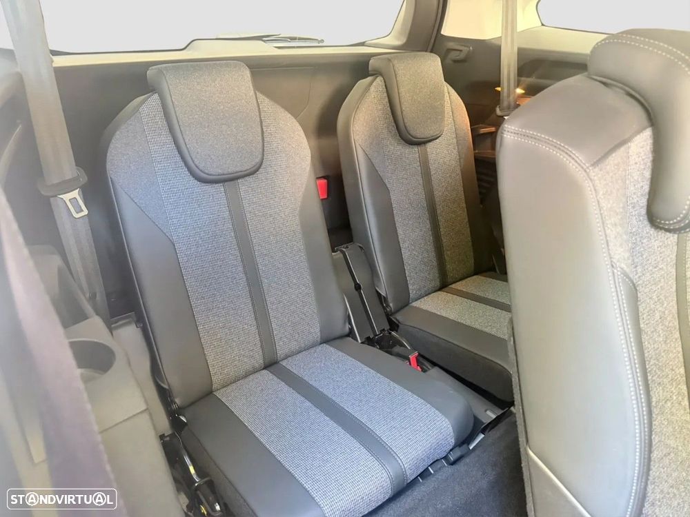 Peugeot 5008 1.2 PureTech Allure EAT6 — fotografia 15