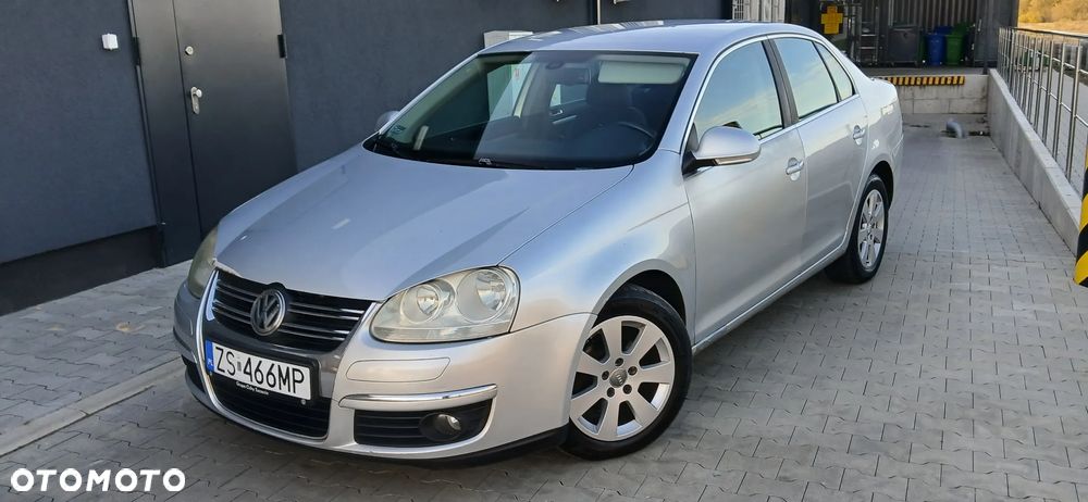 Volkswagen Jetta 1.9 TDI Comfortline - 1
