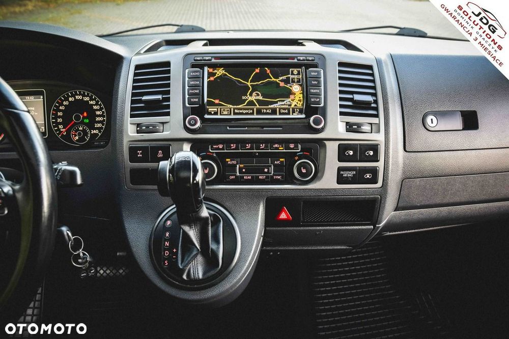 Volkswagen Caravelle - 19
