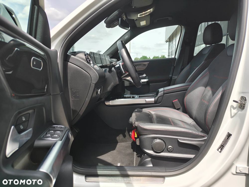 Mercedes-Benz GLB 200 AMG Line 7G-DCT - 9