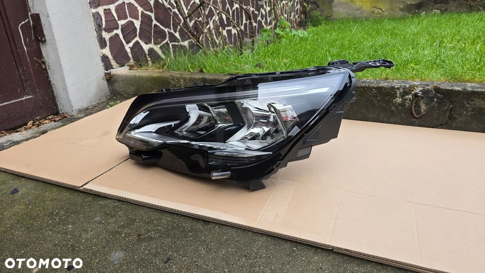 Peugeot 3008 II 5008 II 16- Lampa Przednia Lewa Zwykła z LED DRL Nieklejona - 2