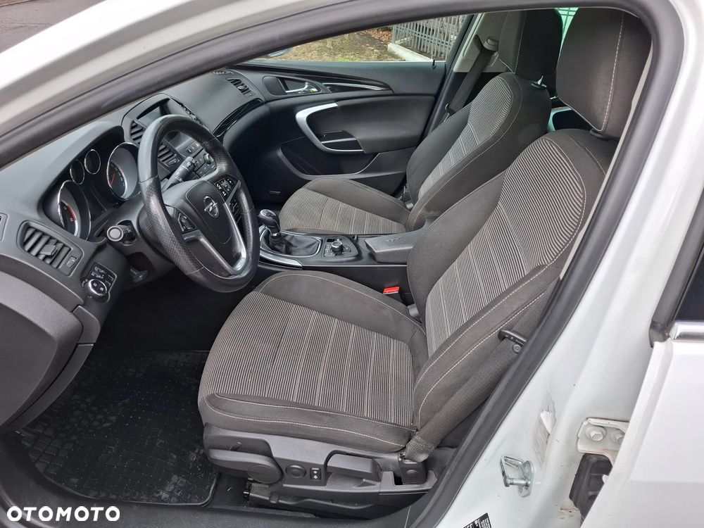 Opel Insignia - 12