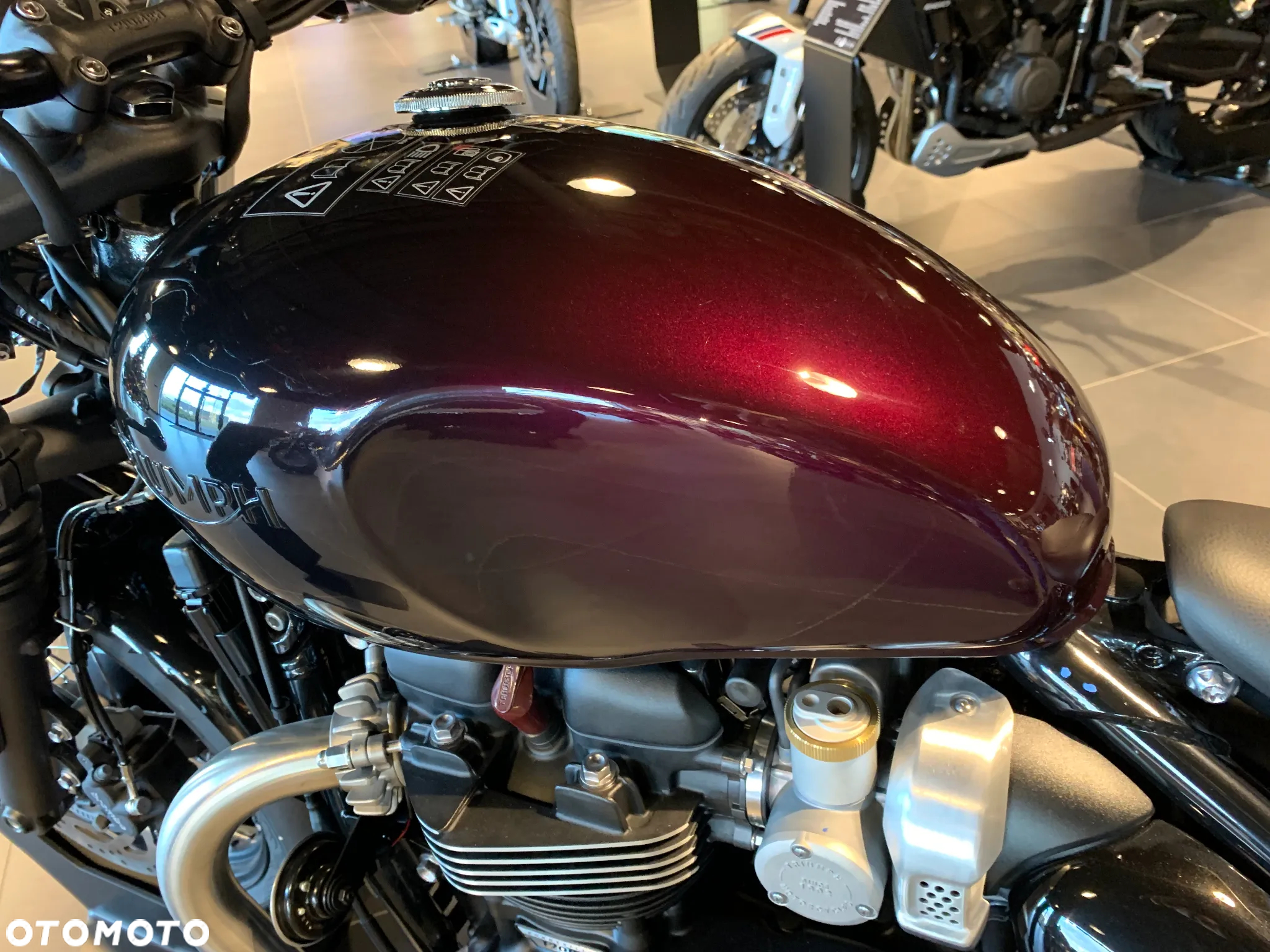 Triumph Bonneville Bobber - 5