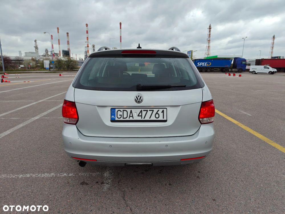 Volkswagen Golf 1.6 TDI Comfortline DSG - 4