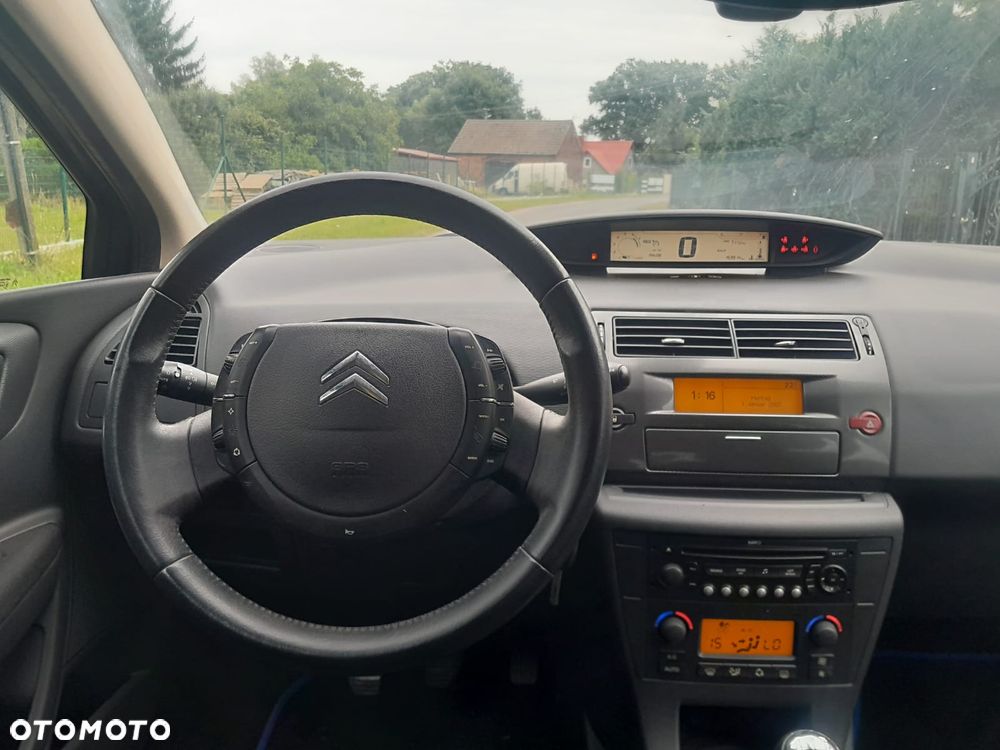Citroën C4 1.6 16V Confort - 9