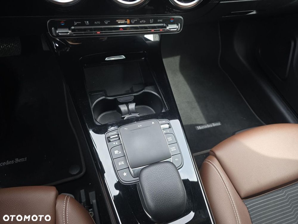Mercedes-Benz CLA - 13