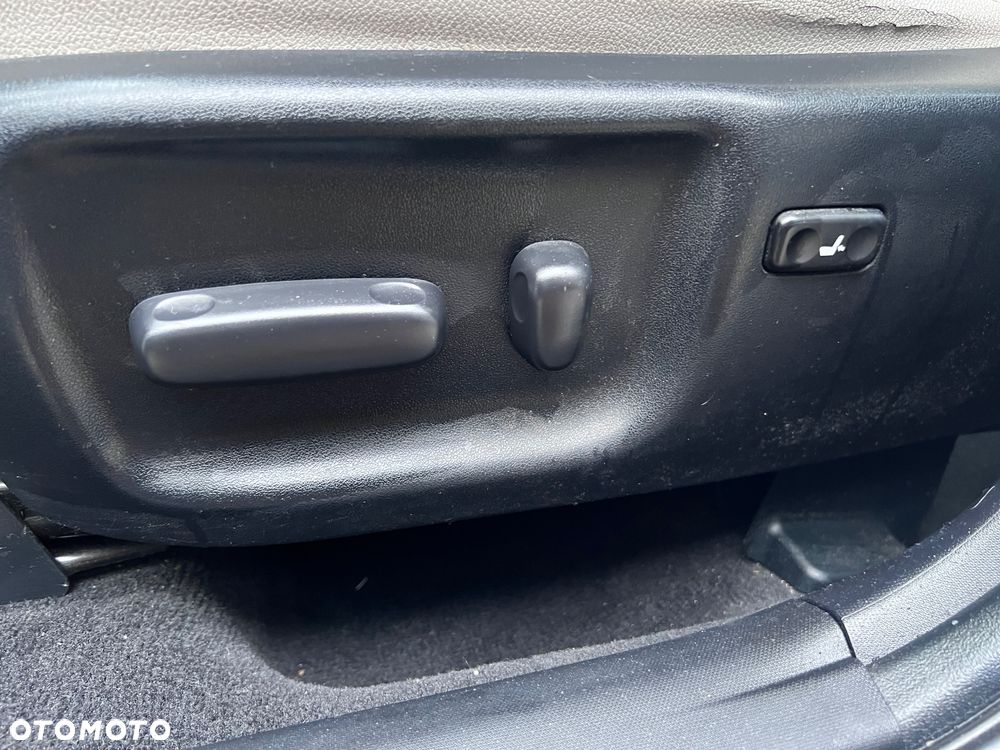 Toyota Avensis 1.8 Premium MS - 14